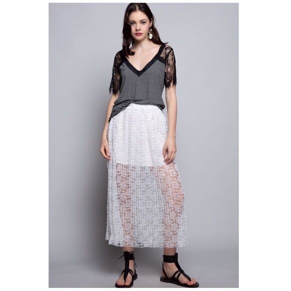 POL Pleated Lace White Mid-length Skirt - Picture 4 of 11